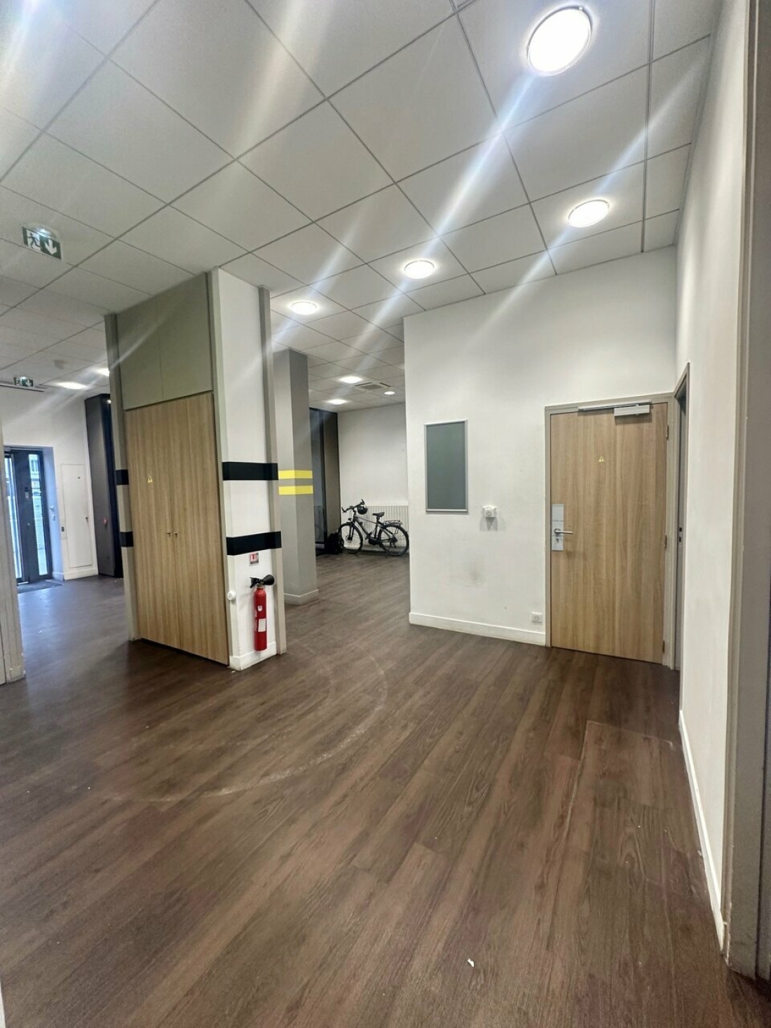 Photo 5 – location commerce	PARIS (75020)