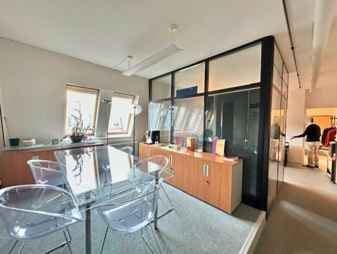 Photo 2 – location bureaux	PARIS (75011)