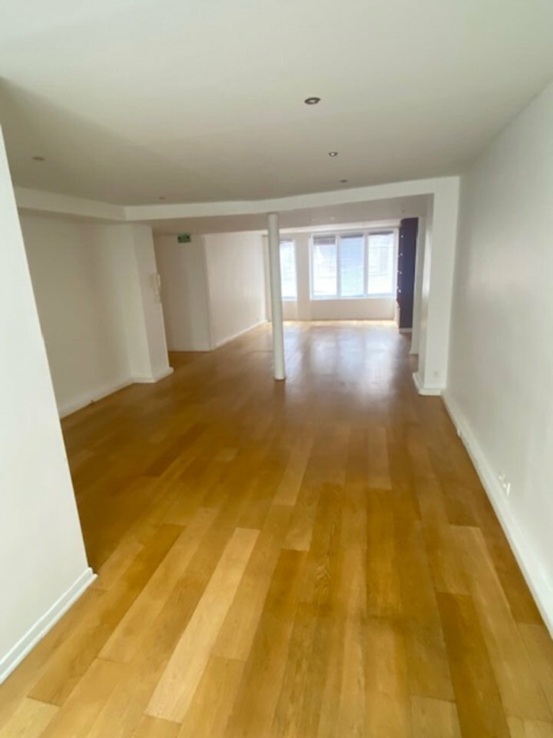 Photo 4 – location commerce	PARIS (75010)