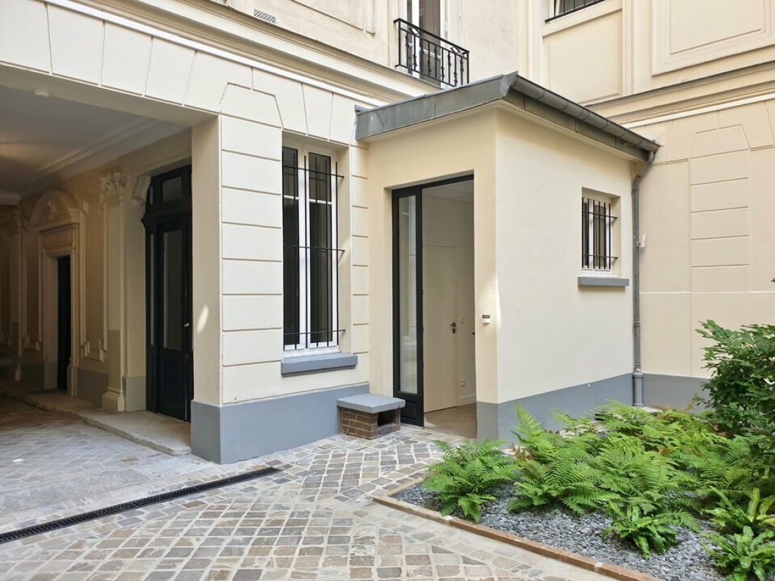 Photo 1 – location bureaux	PARIS (75008)