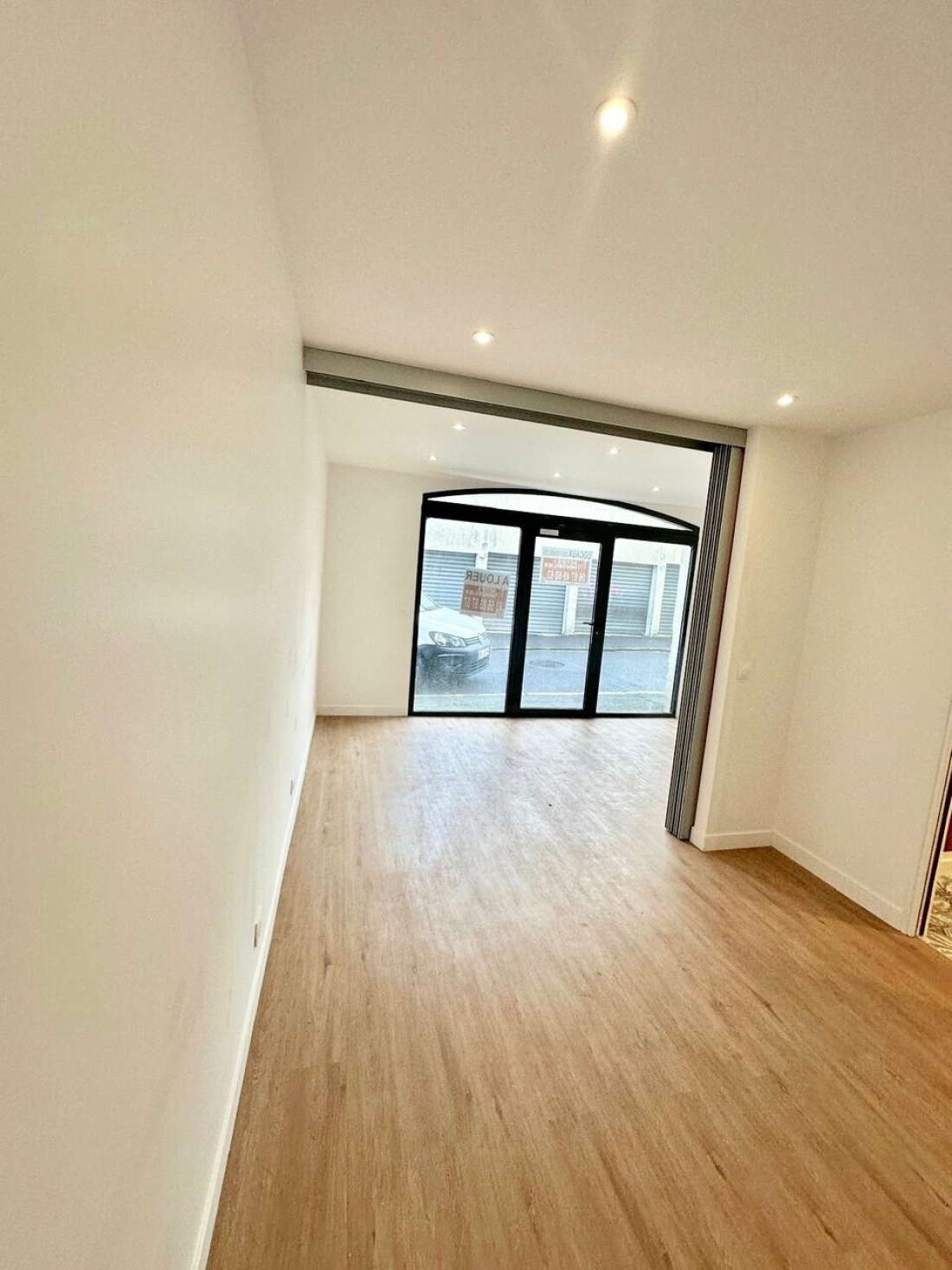 Photo 5 – location commerce	LAGNY SUR MARNE (77400)