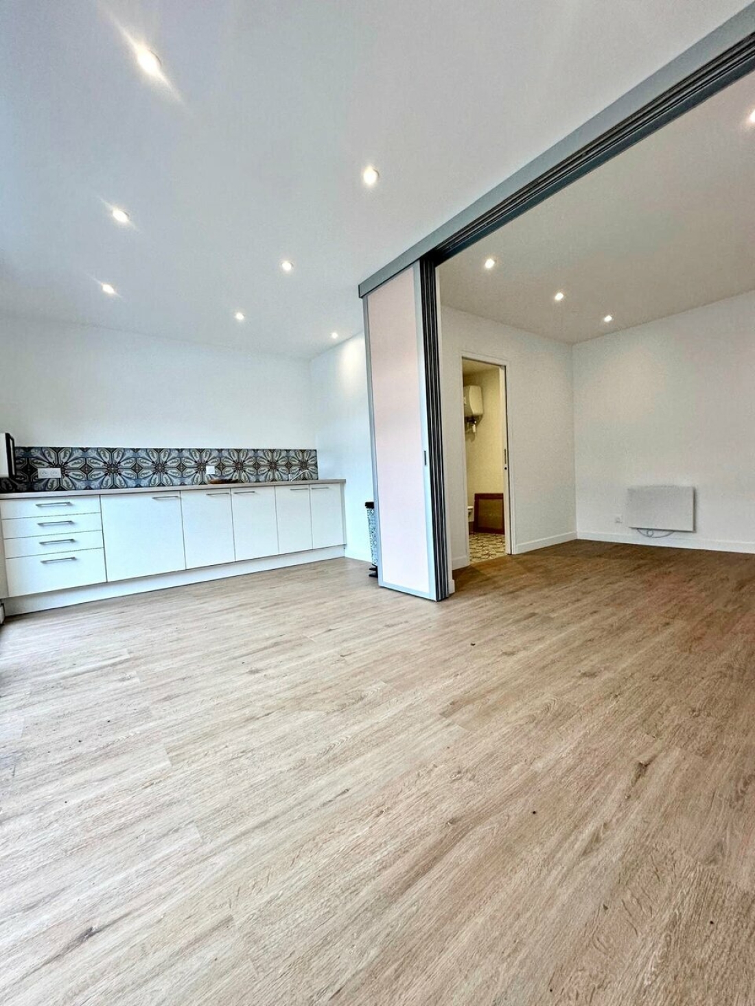 Photo 2 – location commerce	LAGNY SUR MARNE (77400)