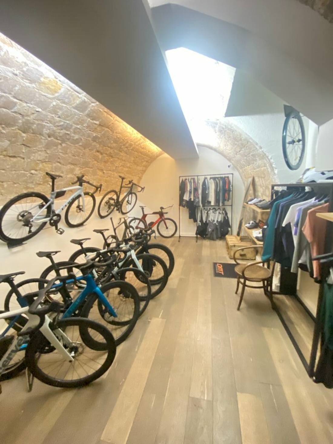 Photo 5 – location commerce	PARIS (75009)