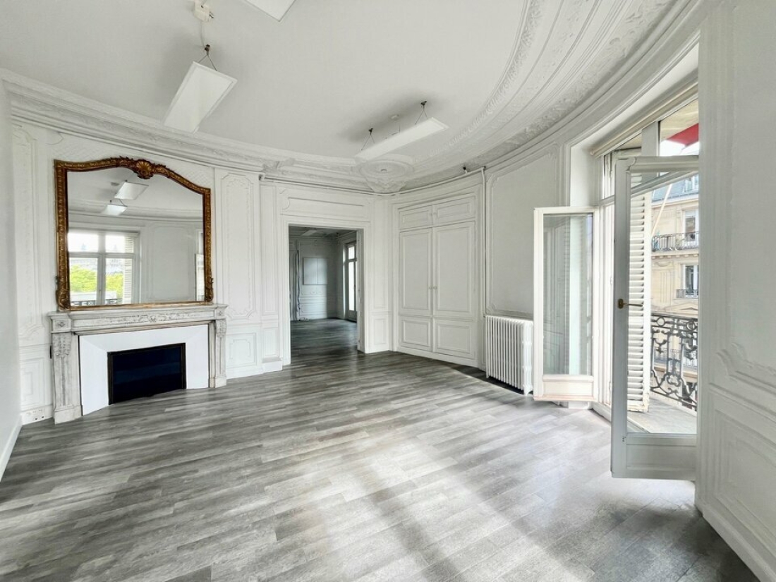 Photo 1 – location bureaux	PARIS (75008)