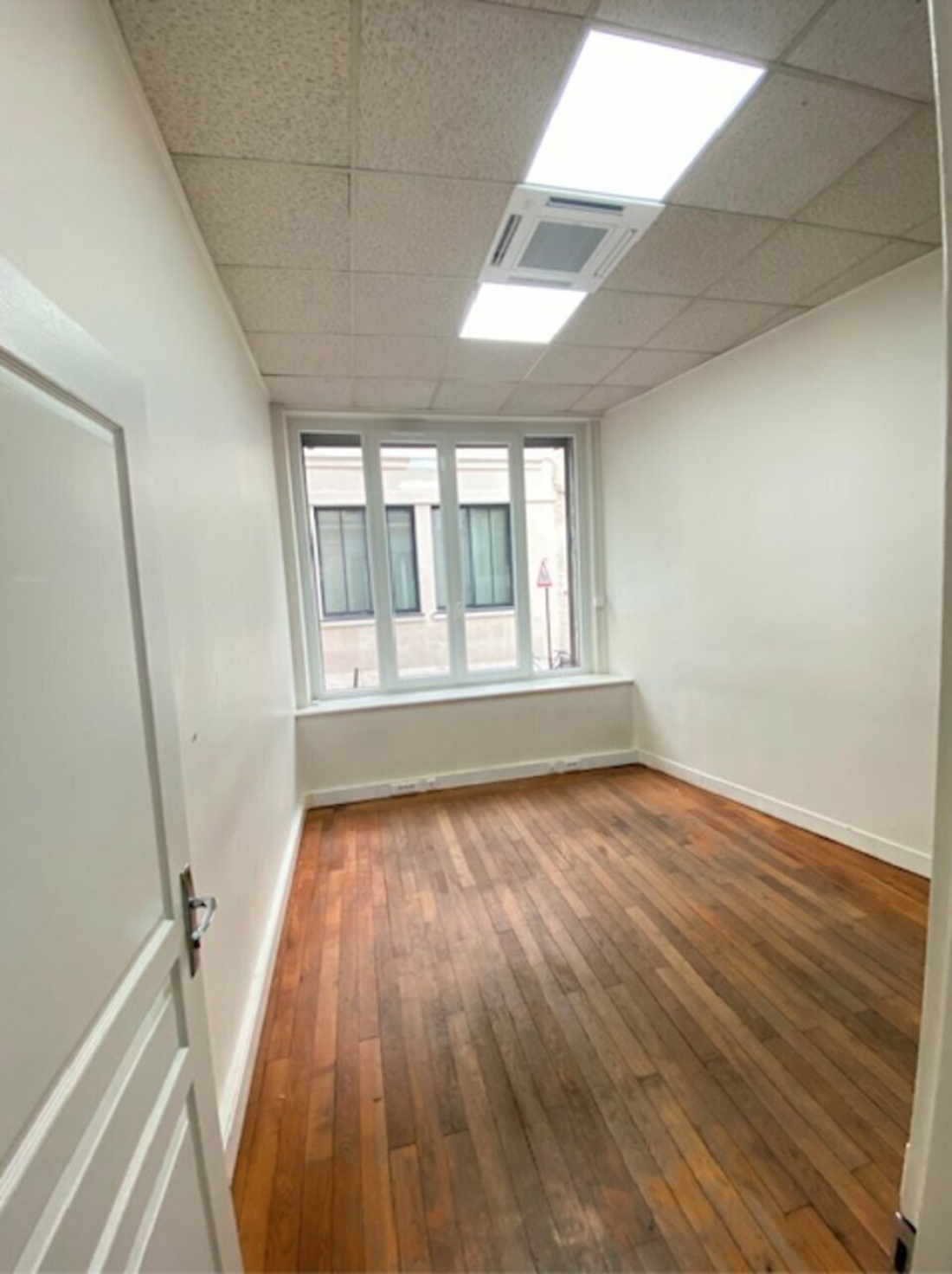 Photo 3 – location bureaux	PARIS (75010)