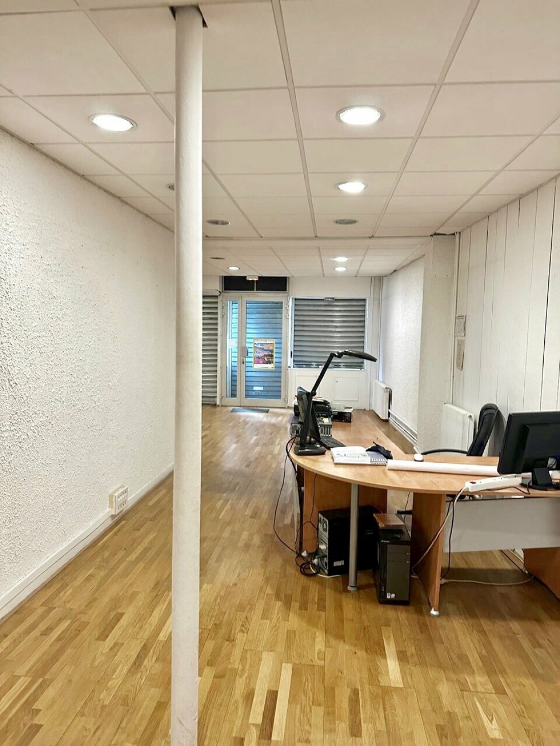 Photo 1 – location commerce	PARIS (75011)