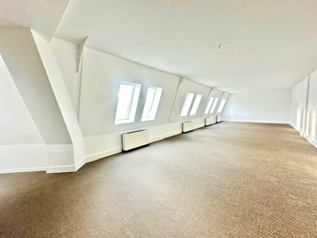 Photo 1 – location bureaux	PARIS (75011)