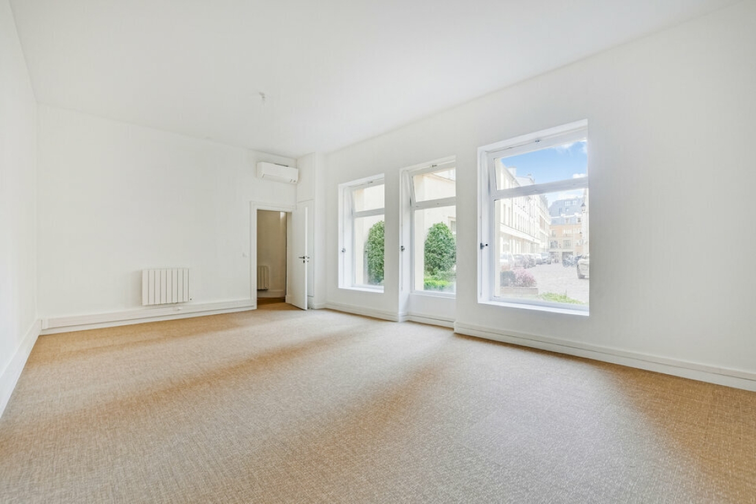 Photo 1 – location bureaux	PARIS (75011)
