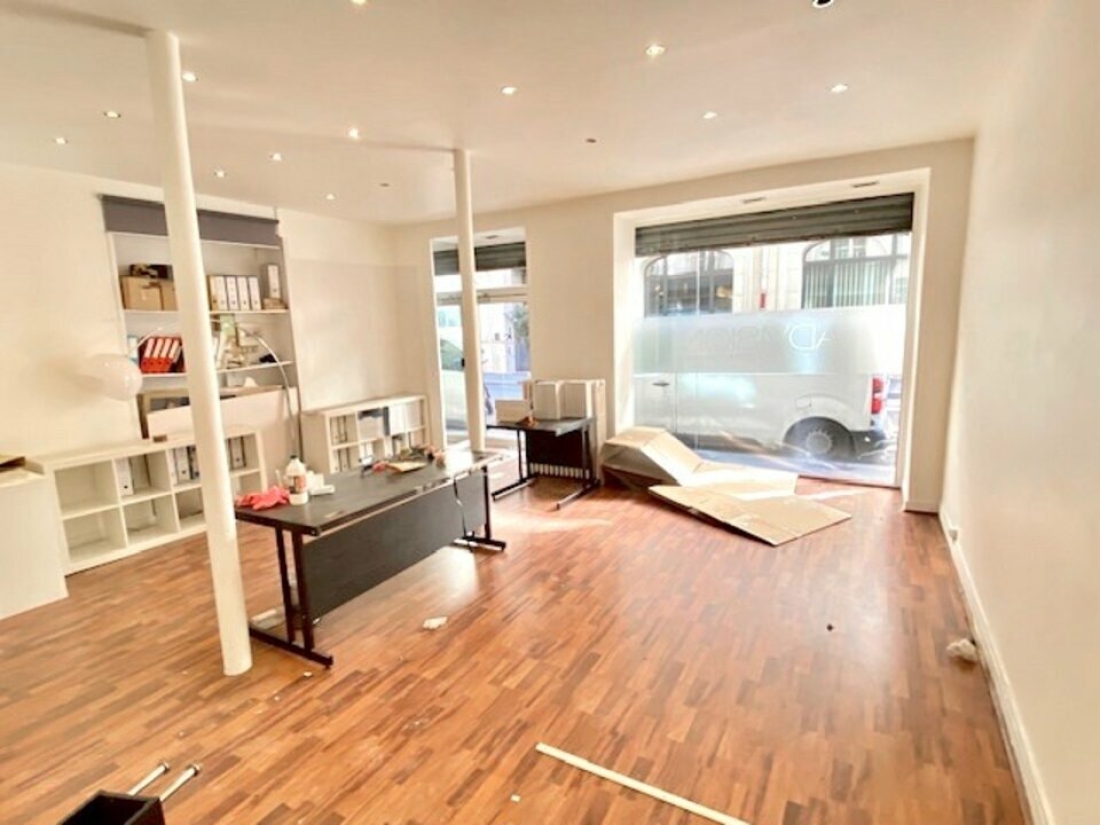 Photo 1 – location commerce	PARIS (75010)