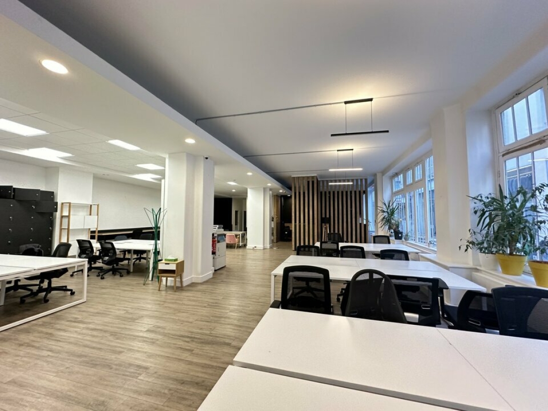 Photo 1 – location bureaux	PARIS (75011)