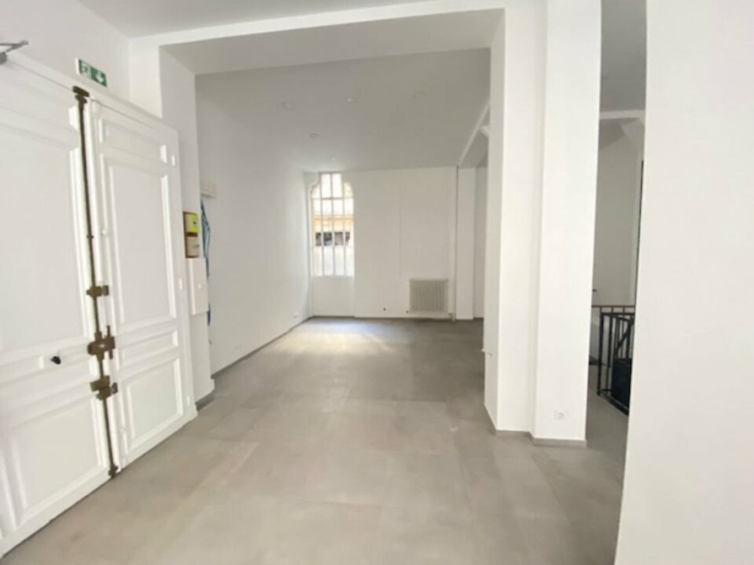 Photo 2 – location bureaux	PARIS (75010)