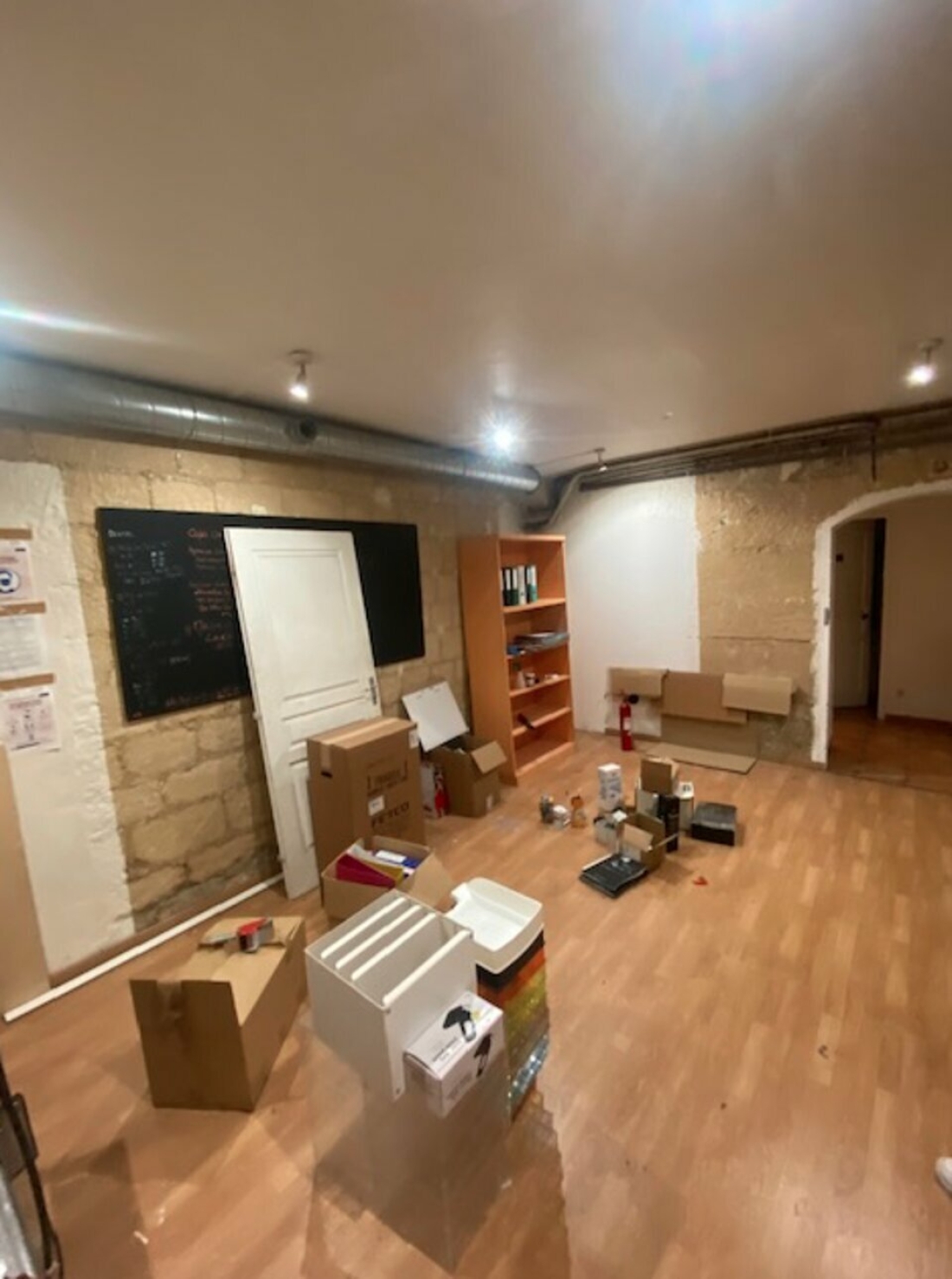 Photo 5 – location commerce	PARIS (75010)