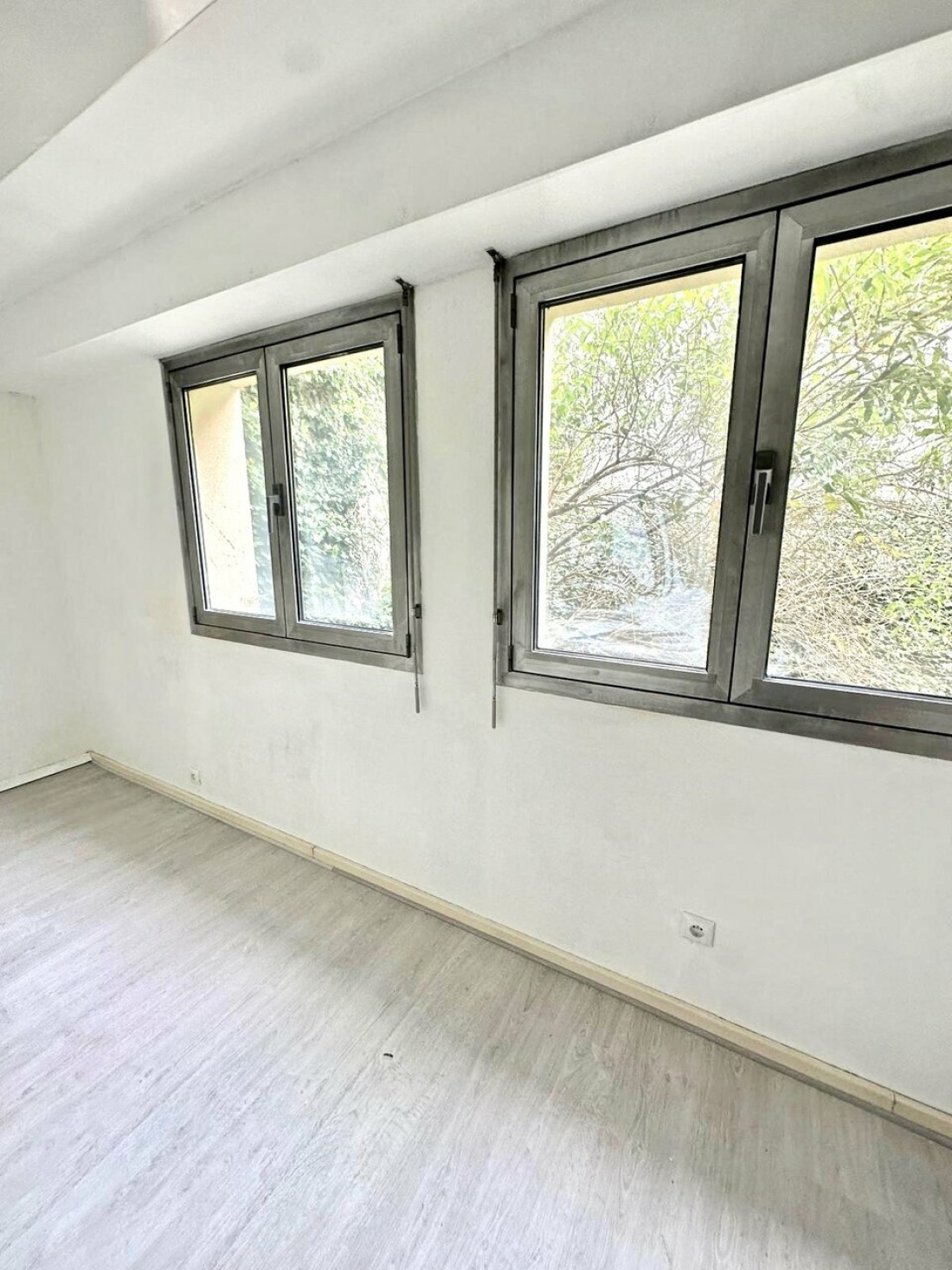 Photo 1 – location bureaux	SAINT MAUR DES FOSSES (94100)