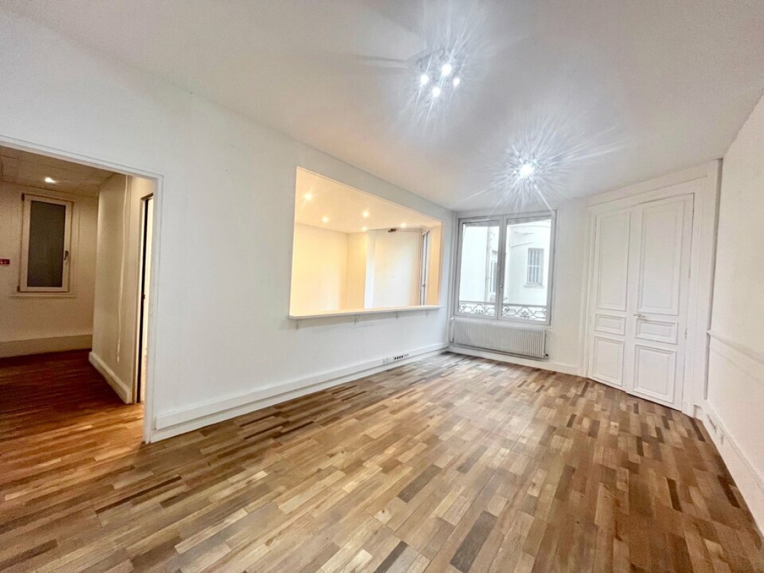Photo 2 – location bureaux	PARIS (75009)