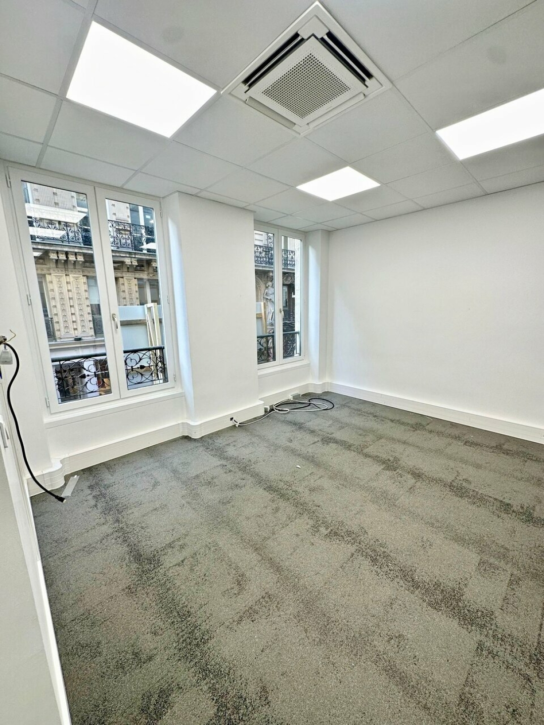 Photo 3 – location bureaux	PARIS (75008)