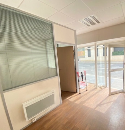 Photo 1 – location commerce	PARIS (75015)