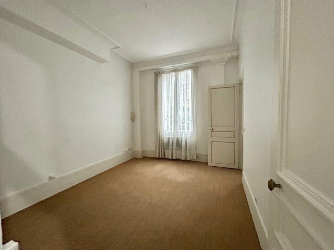 Photo 8 – vente bureaux	PARIS (75017)