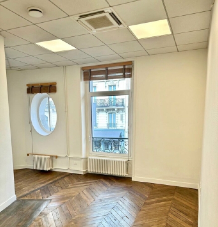 Photo 1 – location bureaux	PARIS (75009)