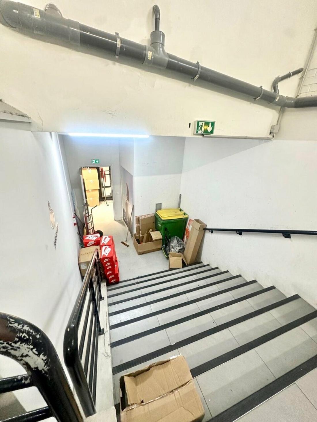 Photo 9 – location commerce	PARIS (75018)