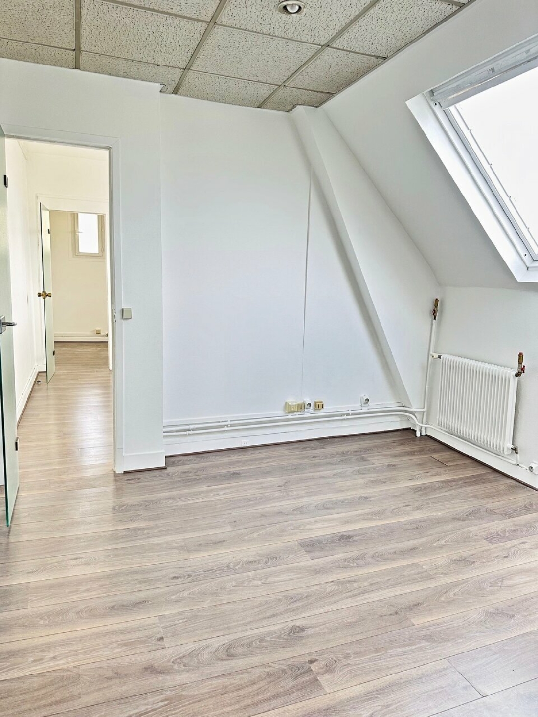 Photo 2 – location bureaux	PARIS (75009)