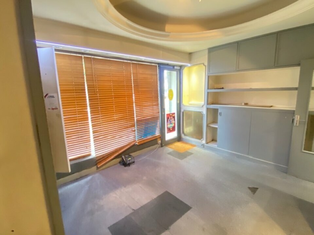 Photo 2 – location commerce	PARIS (75016)