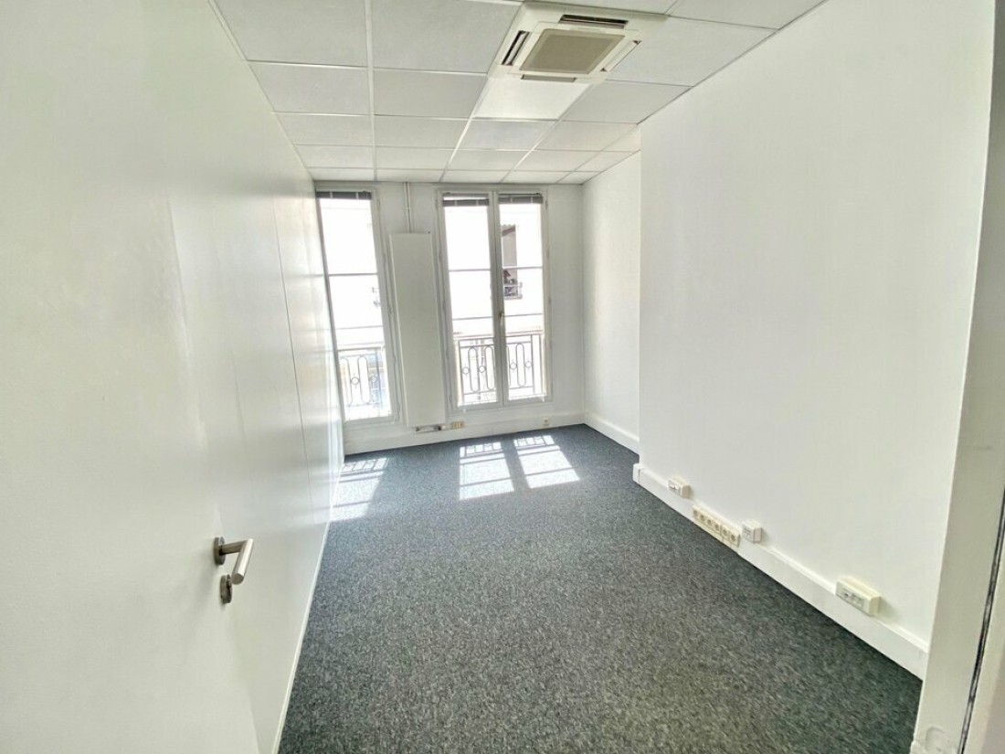 Photo 11 – location bureaux	PARIS (75008)