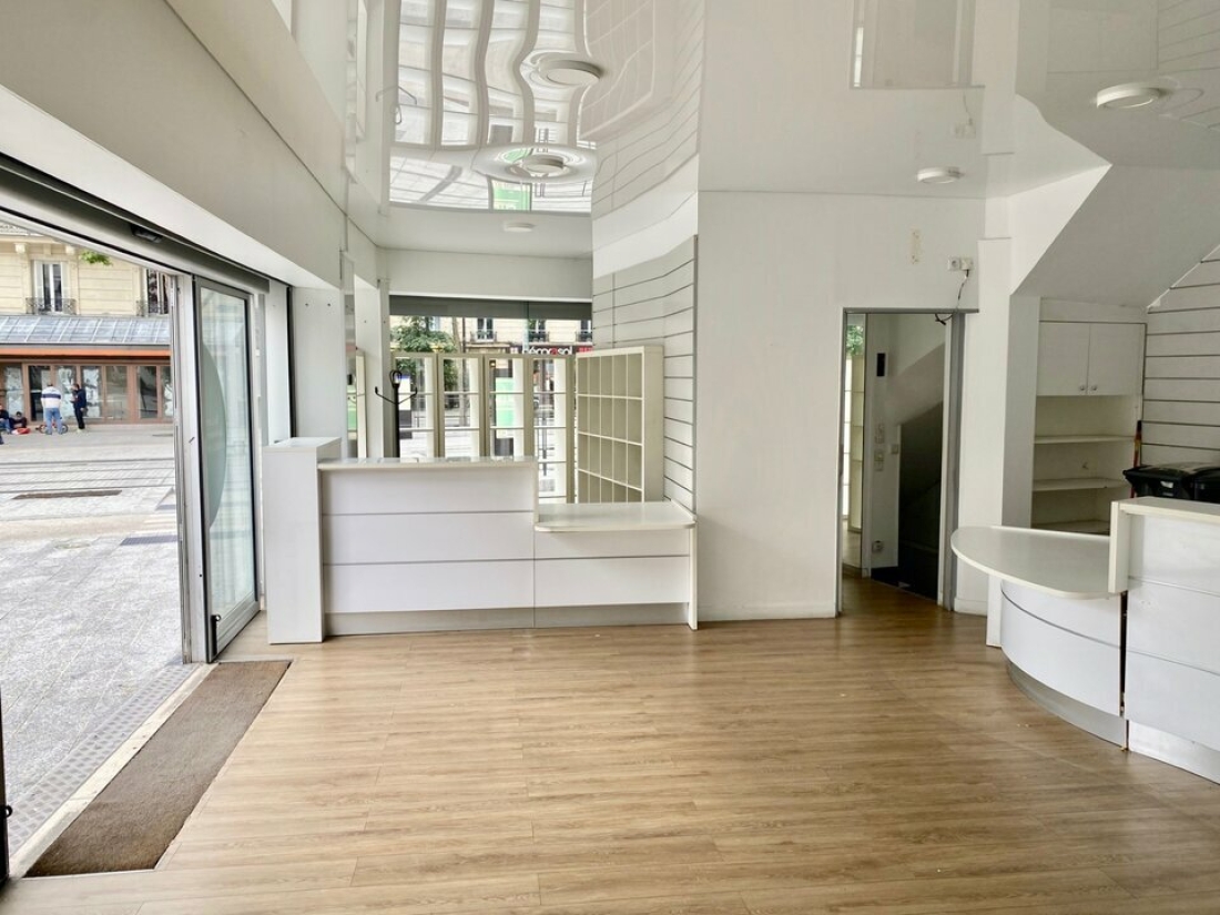 Photo 2 – location commerce	PARIS (75017)