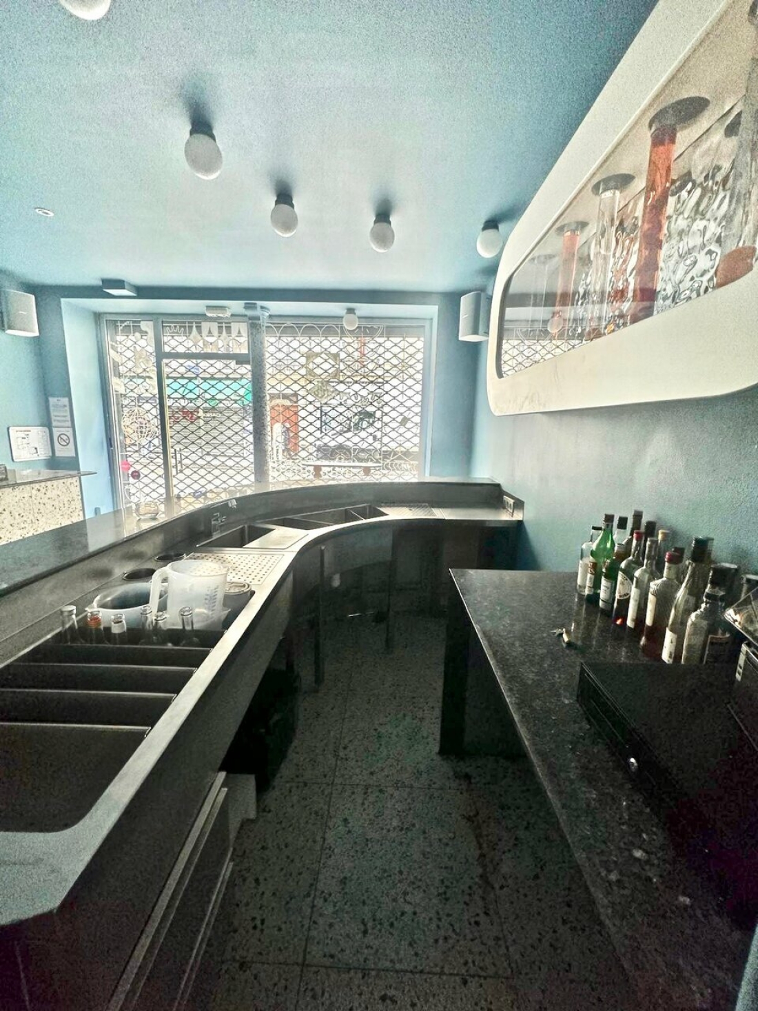 Photo 5 – vente commerce	PARIS (75018)