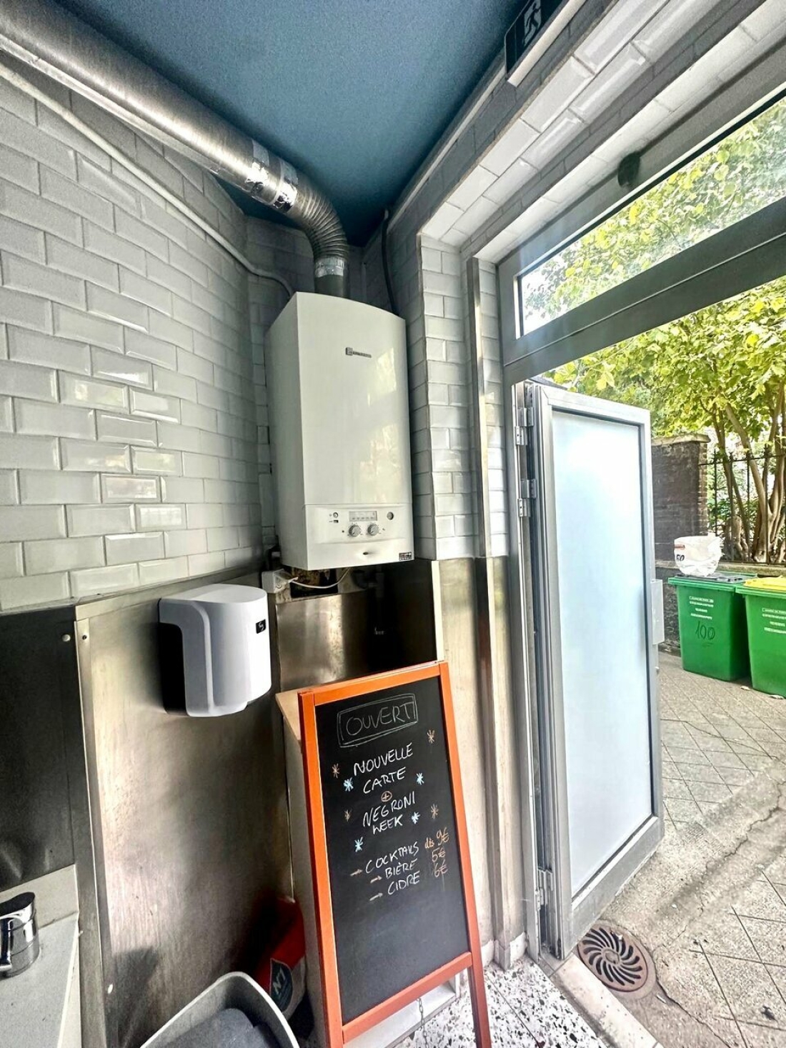 Photo 7 – vente commerce	PARIS (75018)