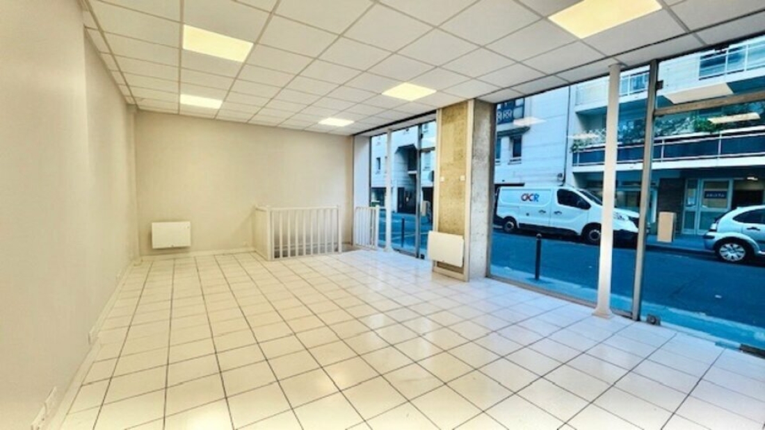 Photo 2 – location commerce	PARIS (75011)