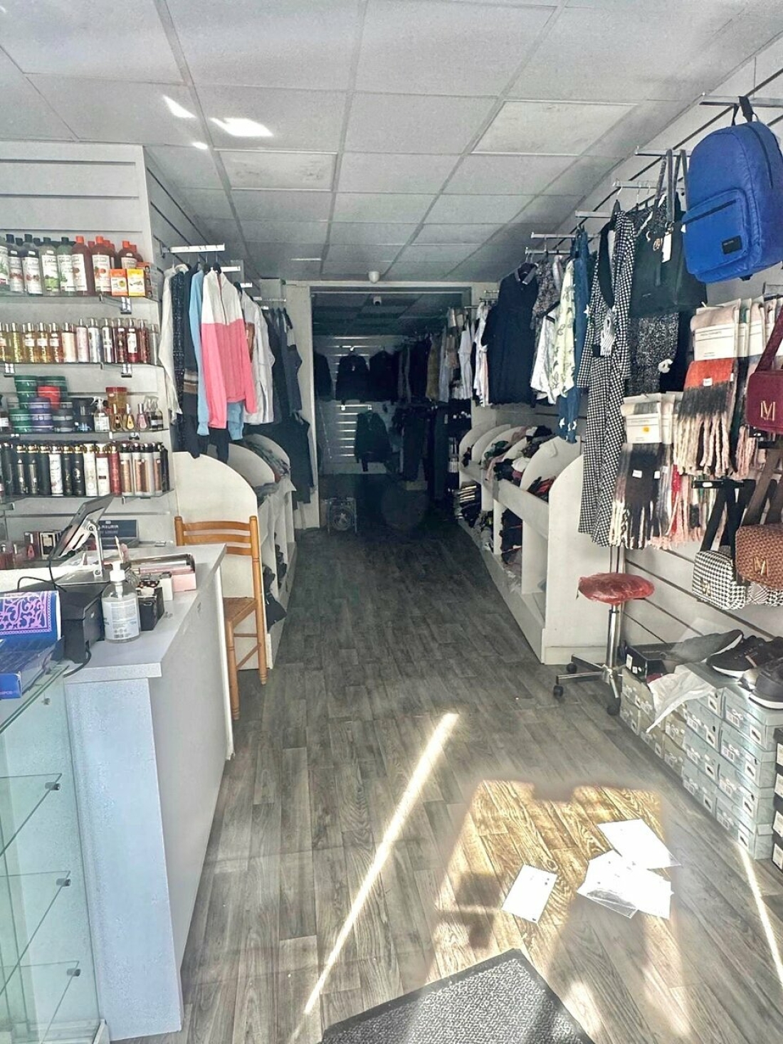 Photo 1 – location commerce	MELUN (77000)