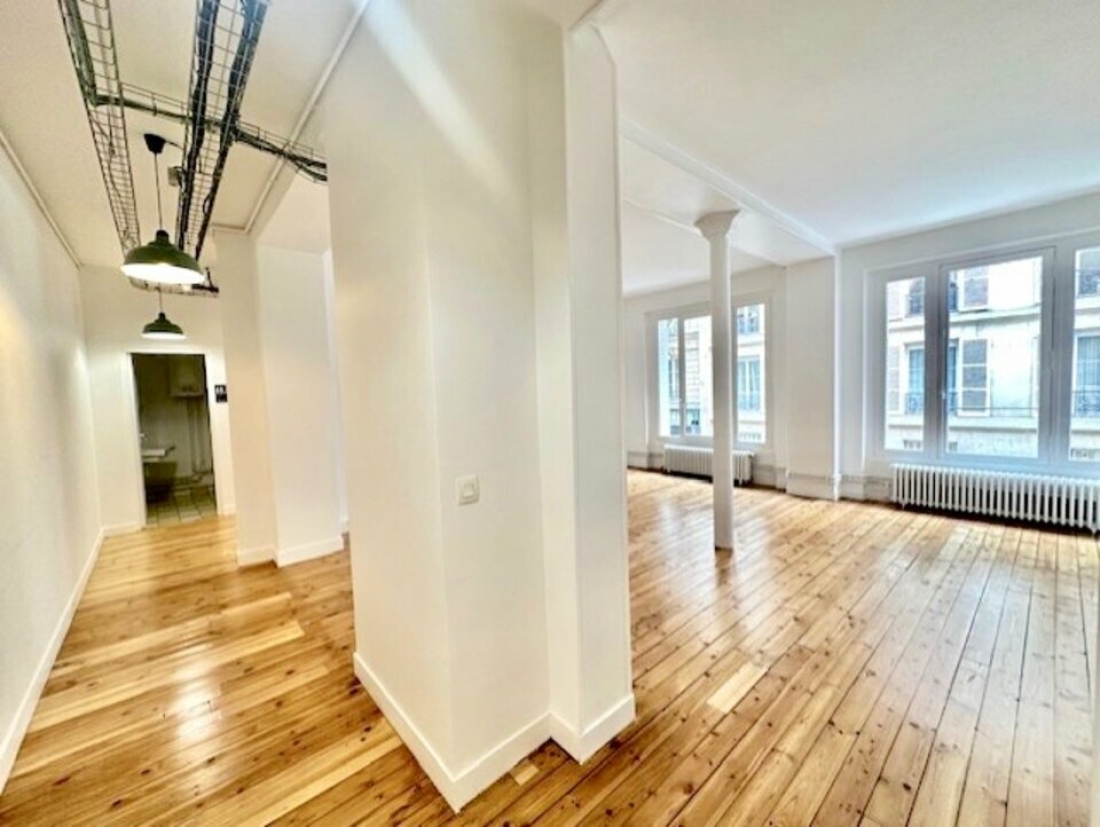 Photo 1 – location bureaux	PARIS (75010)