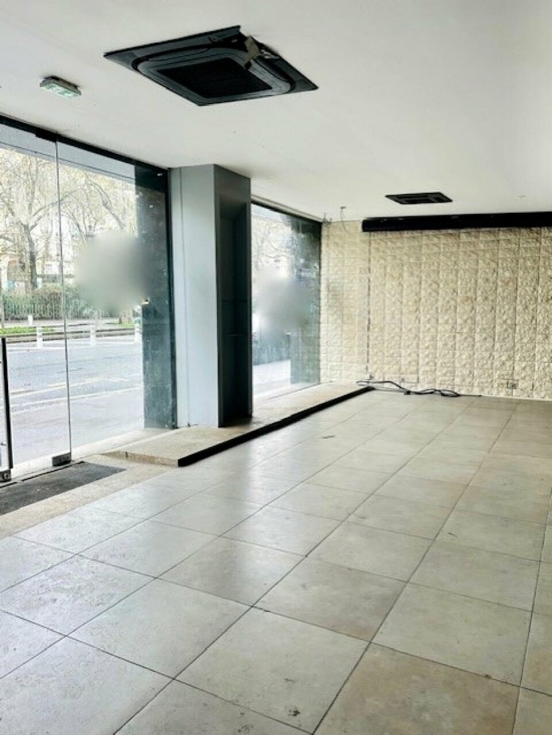 Photo 6 – location commerce	PARIS (75011)