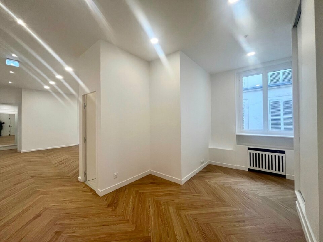Photo 3 – location bureaux	PARIS (75008)