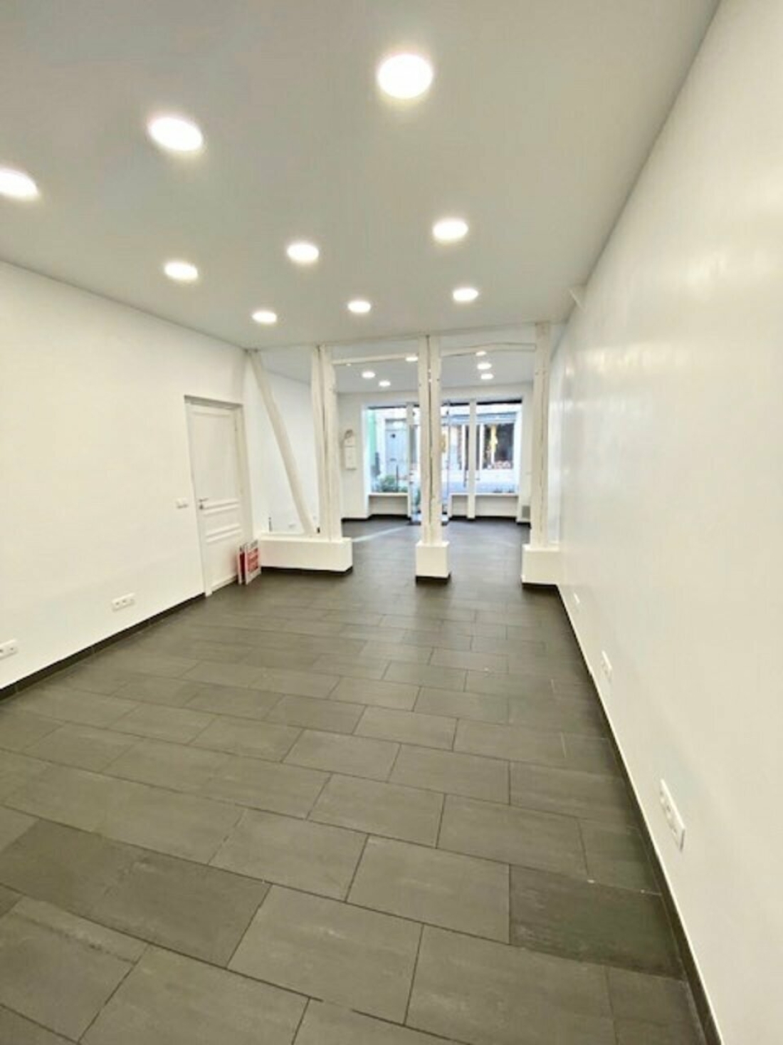 Photo 3 – location commerce	PARIS (75017)