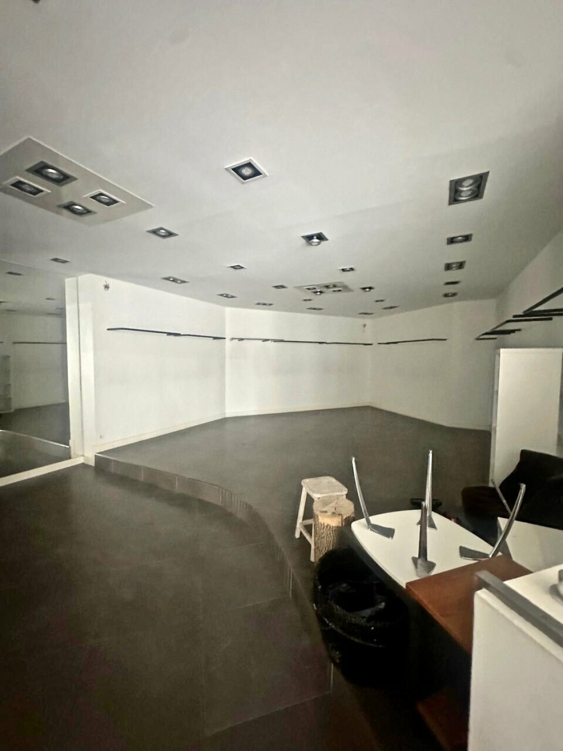 Photo 3 – location commerce	PARIS (75016)