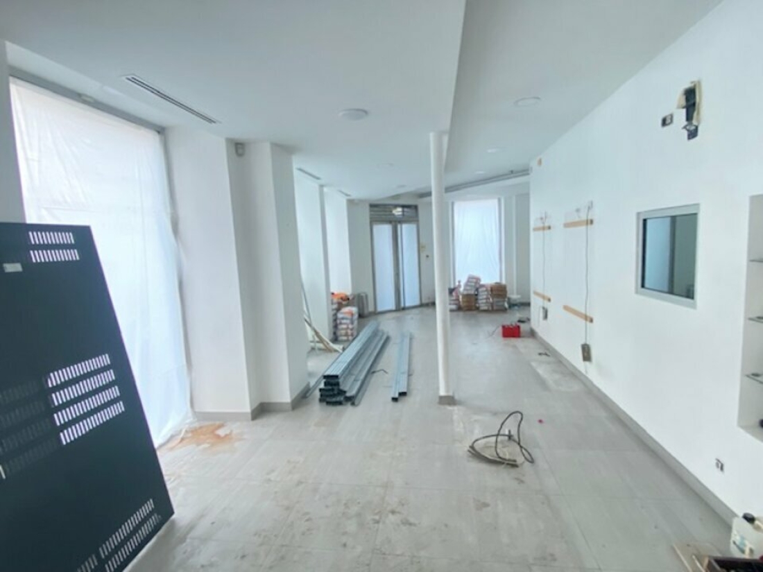 Photo 2 – location commerce	PARIS (75011)