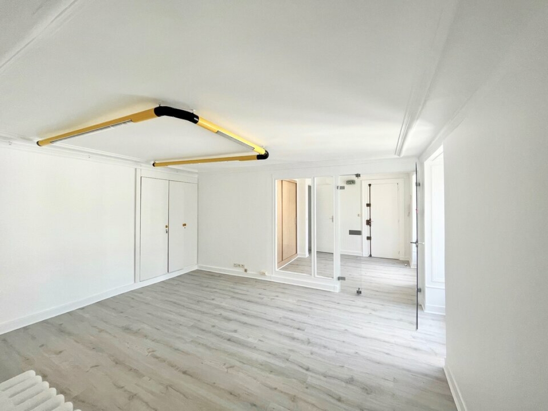 Photo 2 – location bureaux	PARIS (75009)