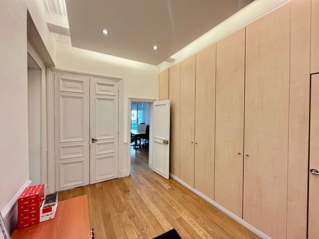 Photo 1 – location bureaux	PARIS (75008)