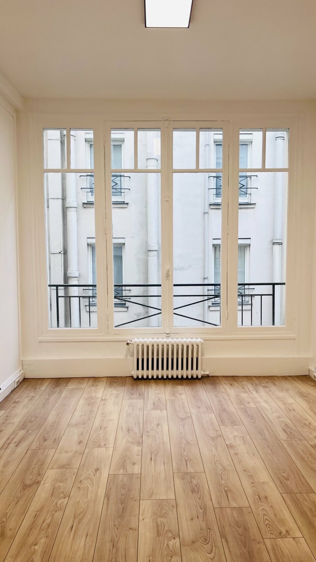 Photo 2 – location bureaux	PARIS (75008)