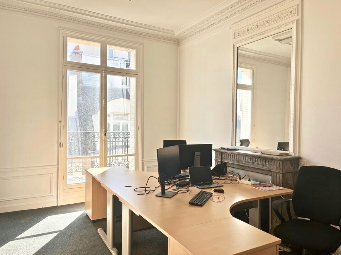 Photo 2 – location bureaux	PARIS (75008)