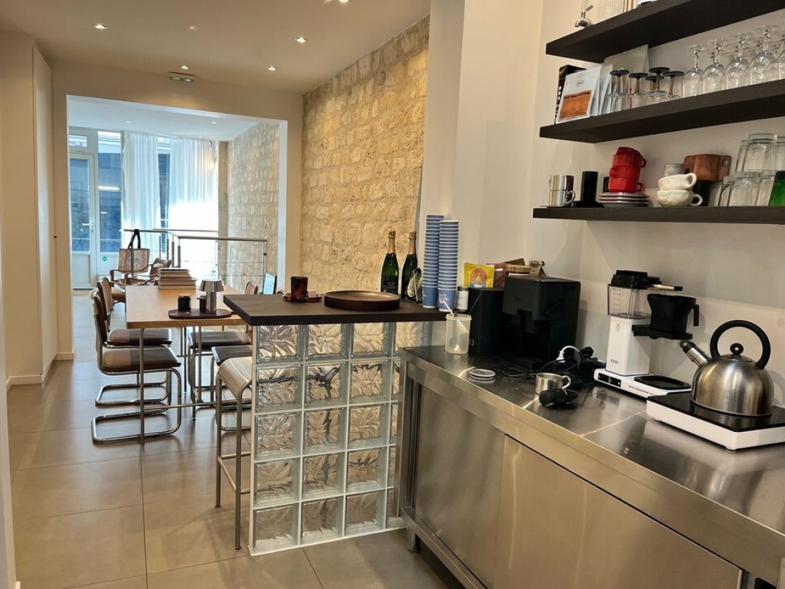 Photo 2 – location commerce	PARIS (75018)