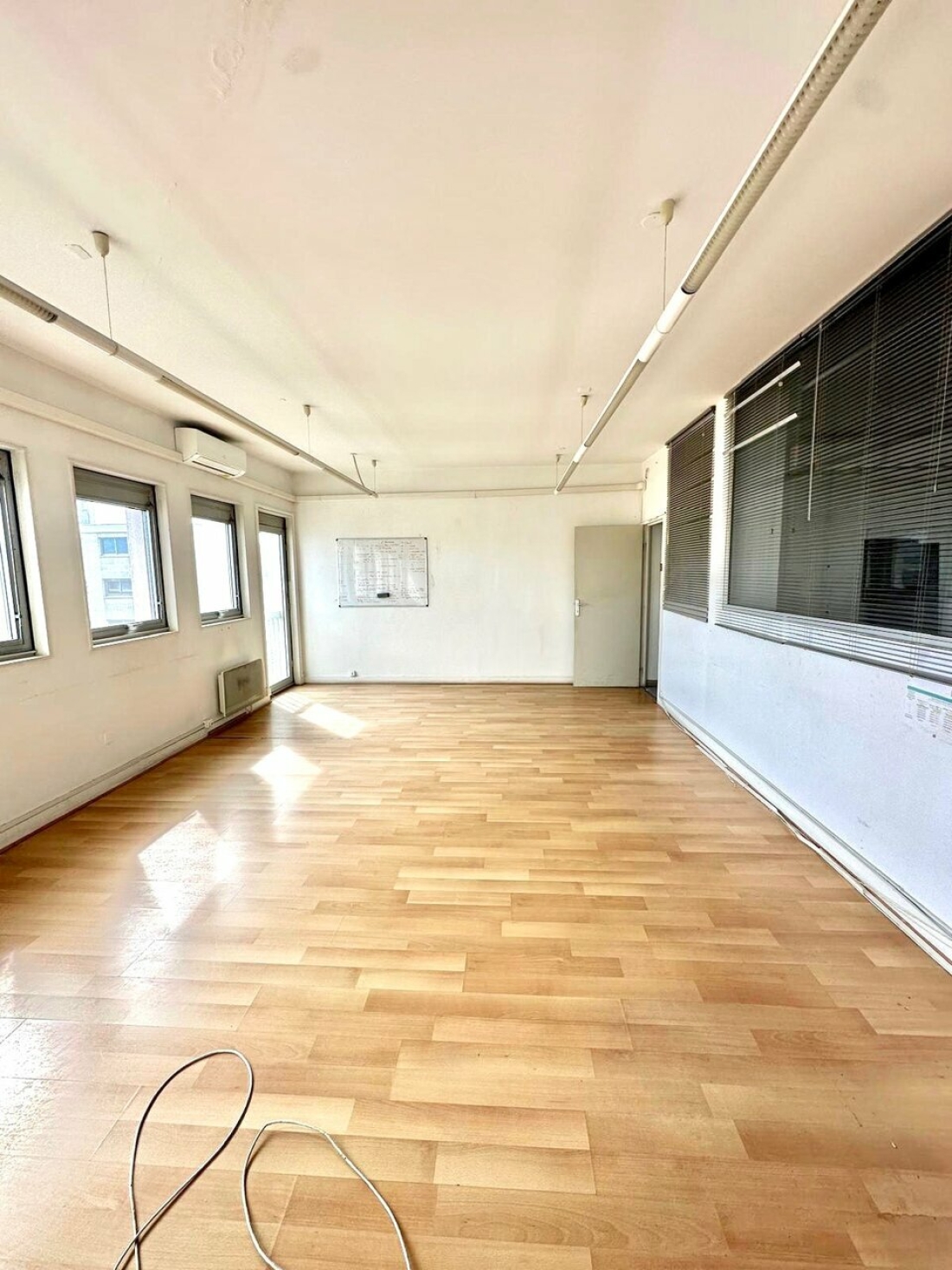 Photo 2 – location bureaux	SAINT MAUR DES FOSSES (94100)