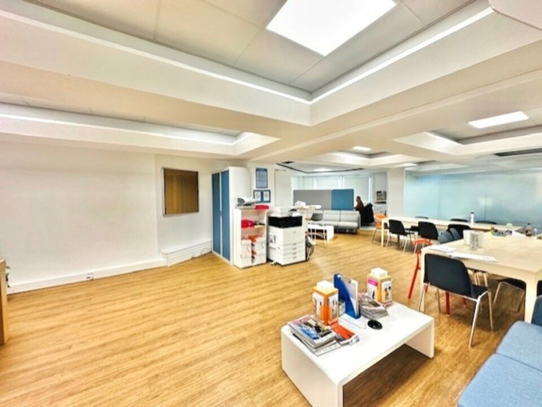 Photo 10 – location bureaux	PARIS (75012)