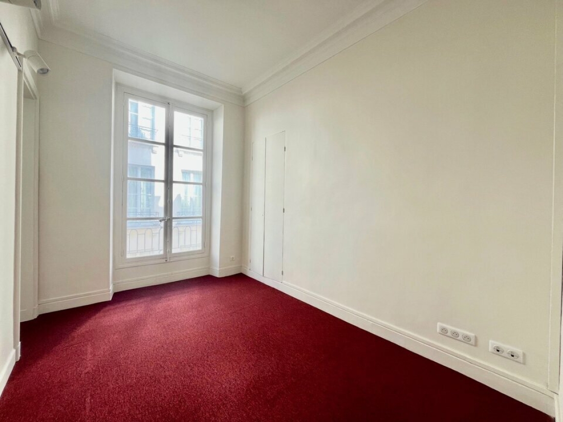 Photo 1 – location bureaux	PARIS (75002)