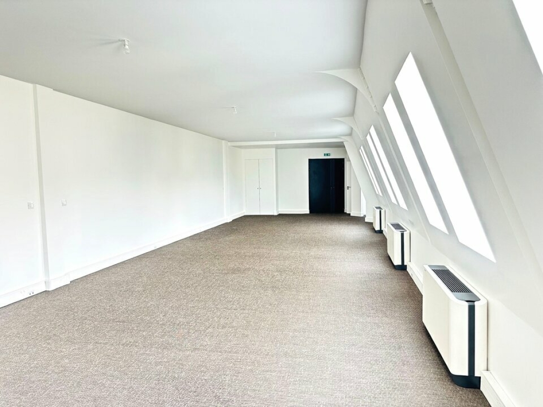 Photo 1 – location bureaux	PARIS (75011)
