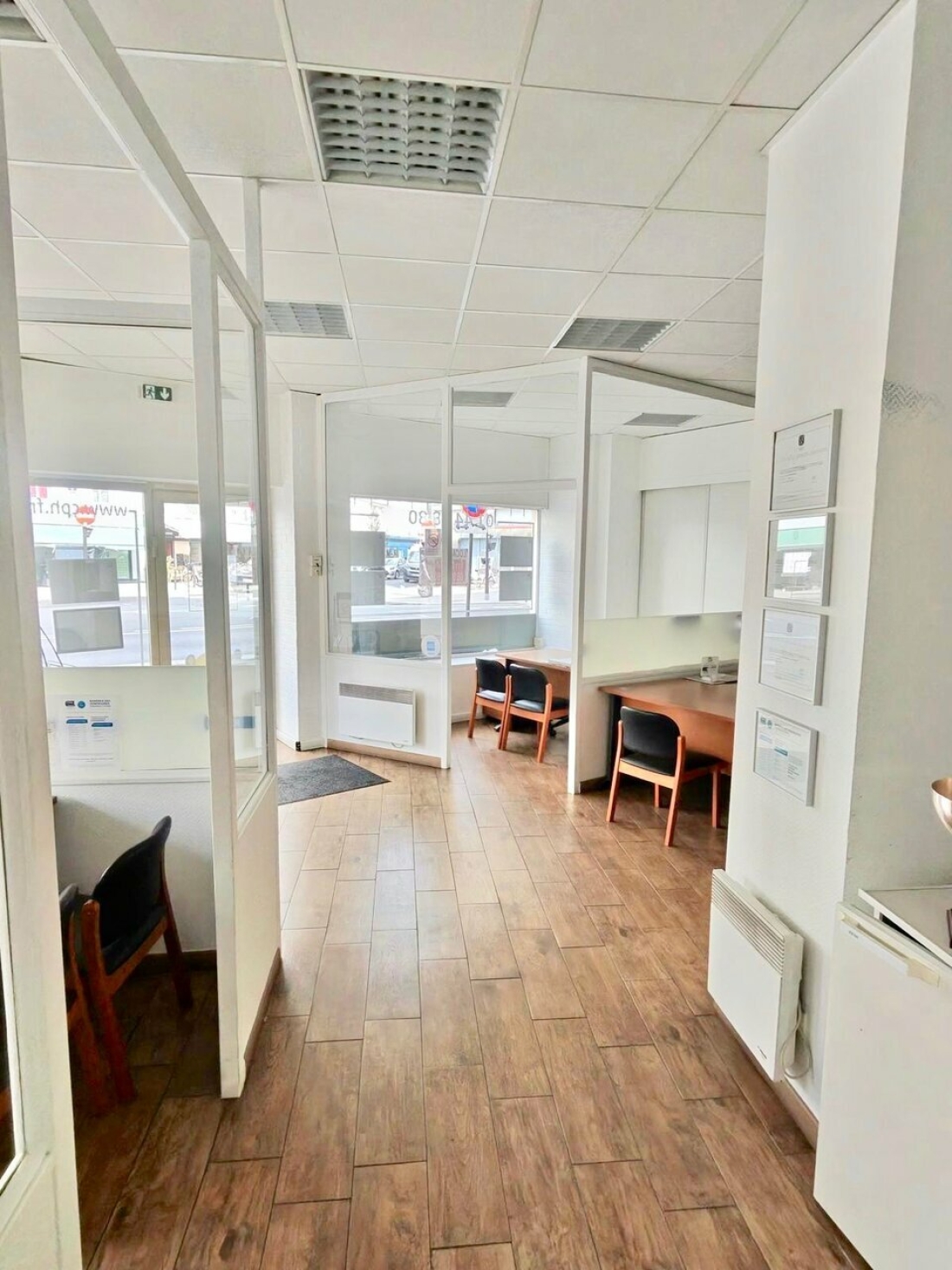 Photo 1 – location commerce	PARIS (75012)