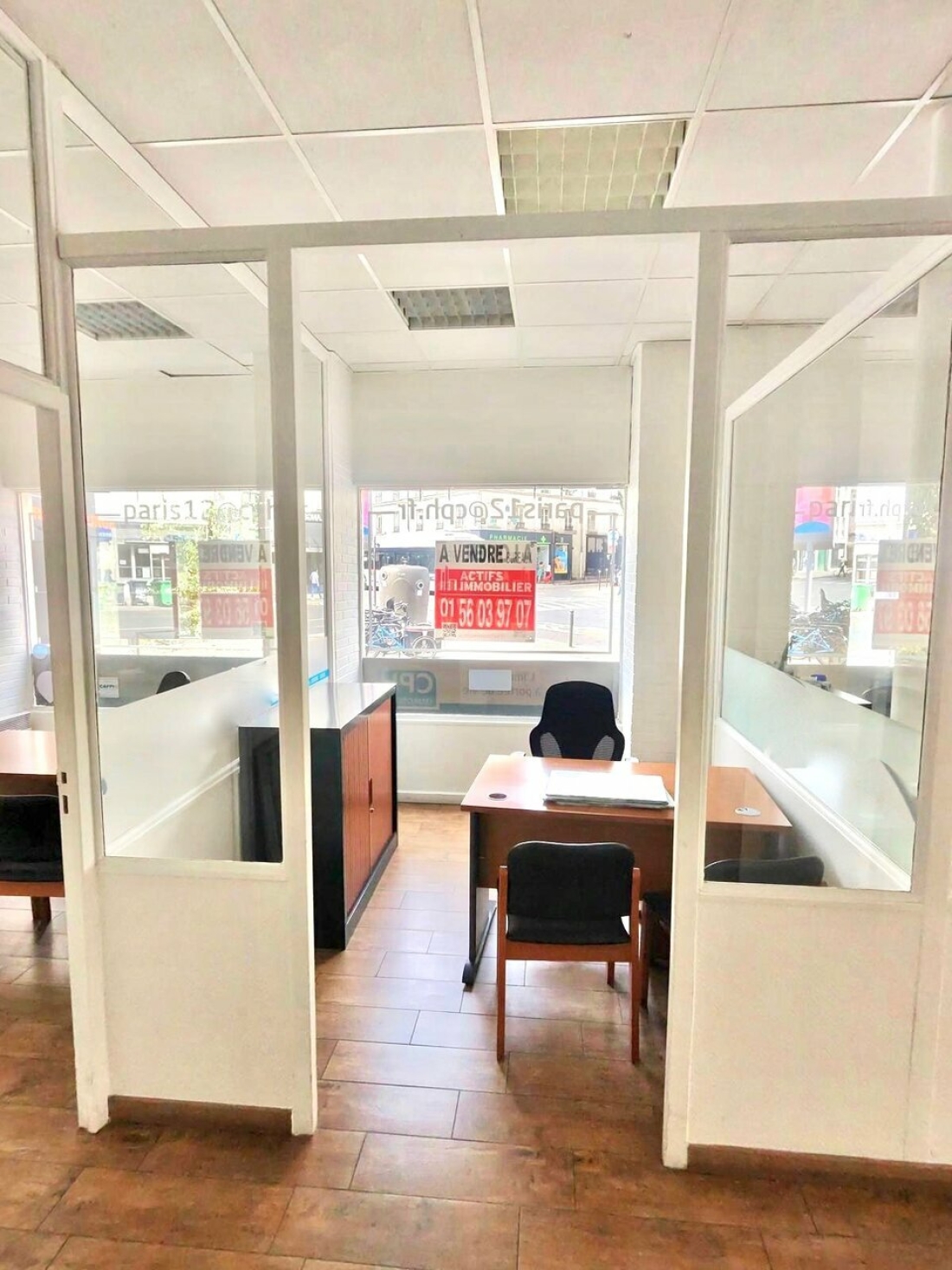 Photo 10 – location commerce	PARIS (75012)