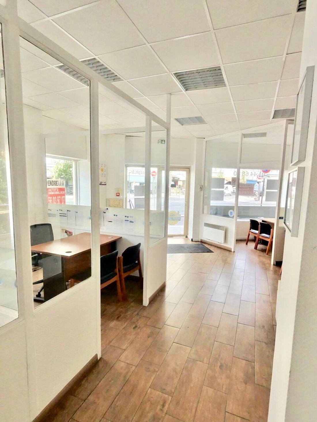 Photo 9 – location commerce	PARIS (75012)