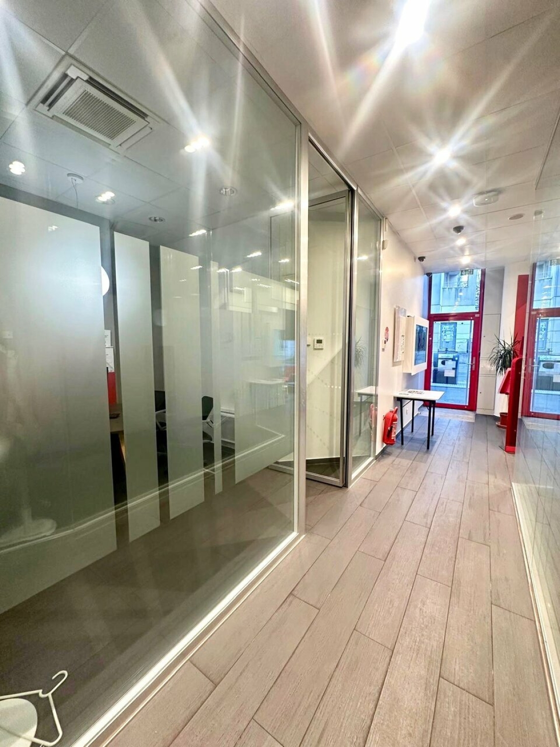 Photo 2 – location commerce	CERGY (95800)